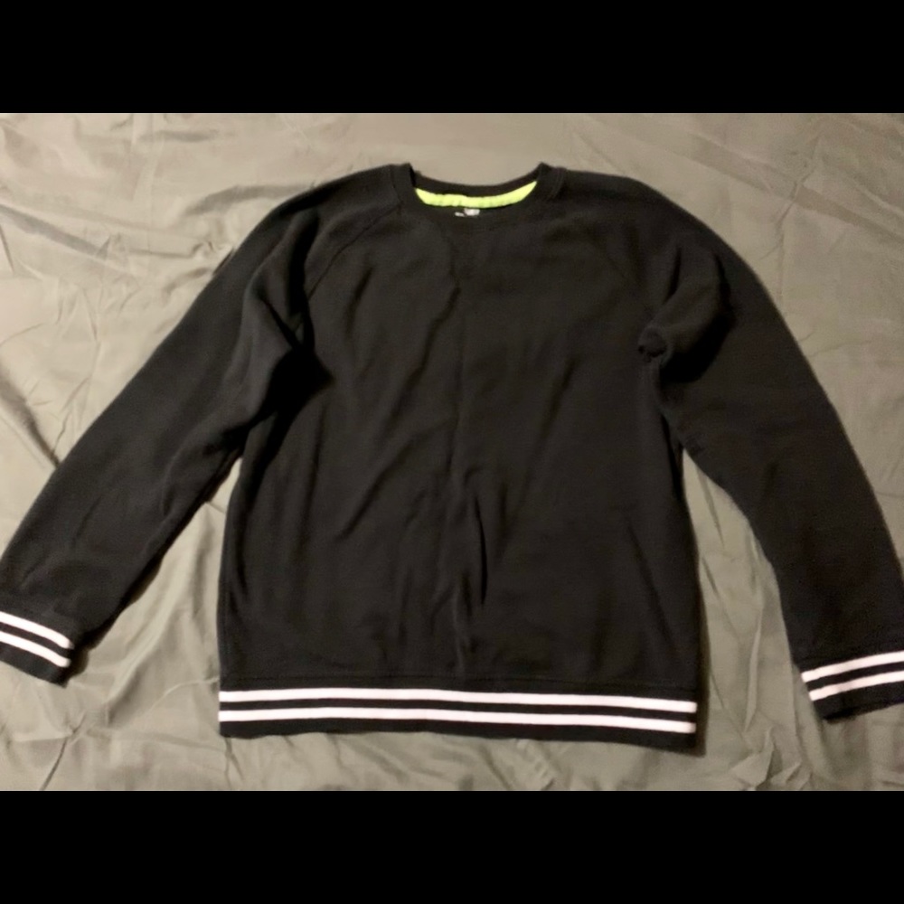 Sweatshirts - Picture 3 of 6